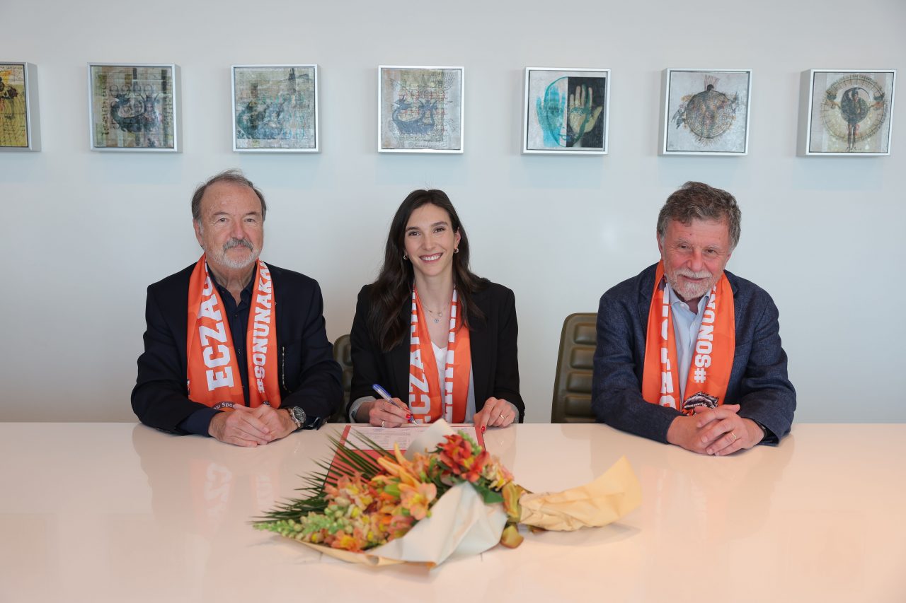 Eczacıbaşı Dynavit, yeni sezonda altyapısından yetiştirdiği ve 2004 – 2009 sezonları arasında formasını giyen tecrübeli pasör Naz Aydemir Akyol’u kadrosuna dahil etti.