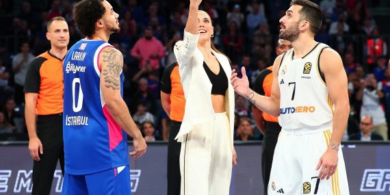 Pembe Top 10’uncu yılında Cansu Dere’nin elinden havalandı