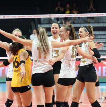VakıfBank, ligde ilk maçında set vermedi