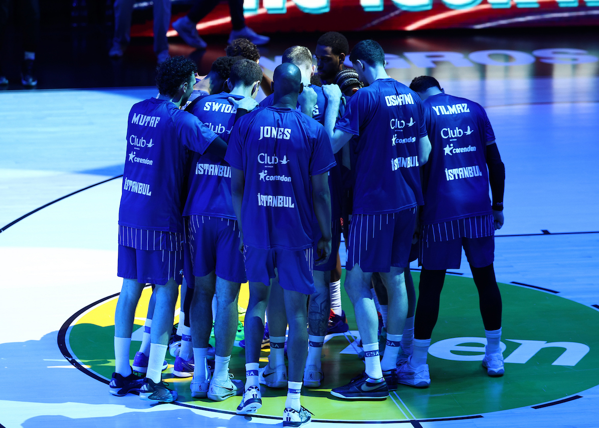 Anadolu Efes - FC Barcelona maçına hazır