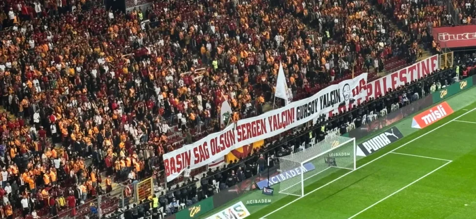 Sergen Yalçın'a destek pankartı