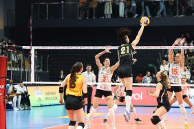 VakıfBank, derbide zaferi 3-0 ile aldı (1)